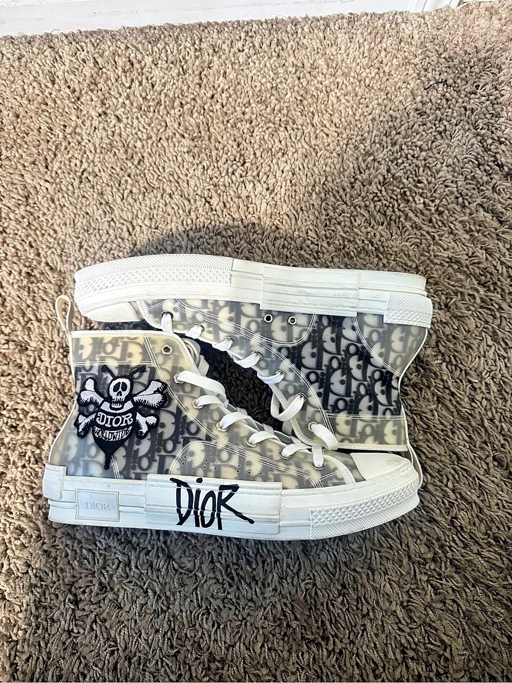 Dior Dior and Shawn B23 High Top Bee Embroidery White & Gray
